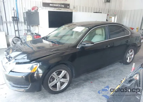 2012 Volkswagen Passat 2.5L Se из США, поврежденный, VIN 1VWBP7A31CC049830